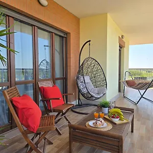 Golden Hour - Panoramic Terrace Apartment